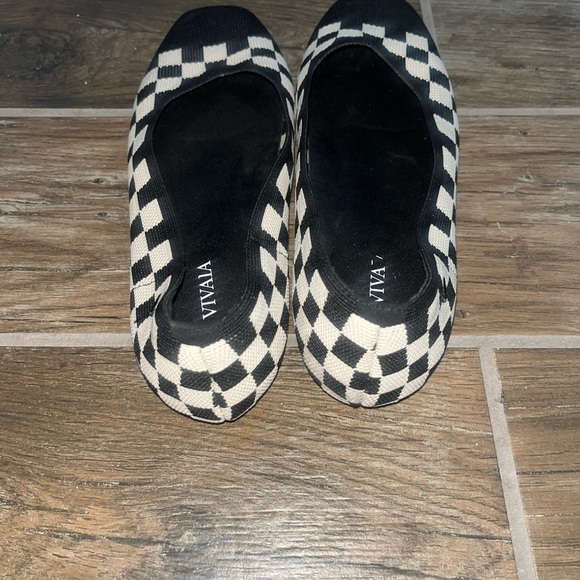 Vivaia Square-Toe V-Cut Flats Margo Checker - Picture 3 of 4